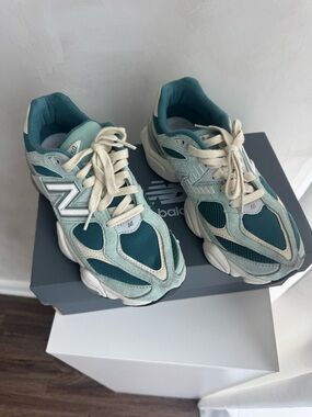 New Balance Teal & Cream Retro Runner Sneakers